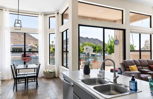 Arrowhead Lakes House | New Lakefront w/Free Boat & Pool & Massage Chair & Near State Farm Stadium