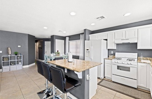 Las Vegas House | New! Vegas Oasis | 4 Bed 3 Bath | GRILL | Central