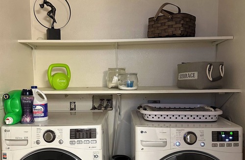 Nut Tree Bed & Breakfast | Newly Furnished, Private One Bedroom, One Bath with Laundry Room in Vacaville
