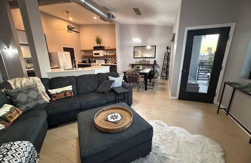 Camelback East Condo | NEWLY LISTED 3BR, 3BA Condo! Pool/Spa & sunset views from 3 private balconies!