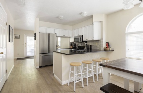 Cottonwood Heights House | Newly Renovated Ski Home with Spa Close to Snowbird/Alta/Solitude/Brighton
