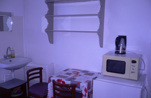 Le Mesnil-Esnard House | Nice and comfortable room.