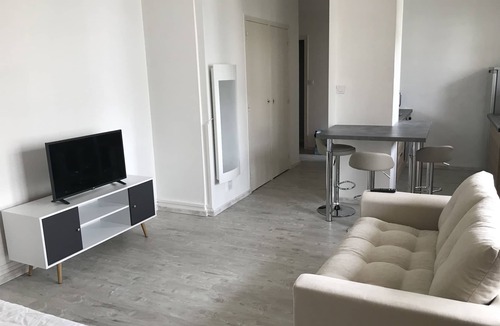 Gap Apartment | Nice studio downtown parking