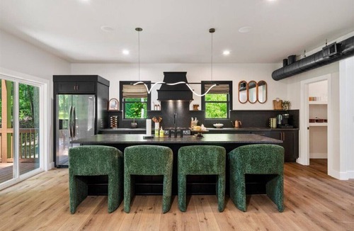 Campton Cabin | Nightfall Cabin - Creekside Getaway by Waterfall