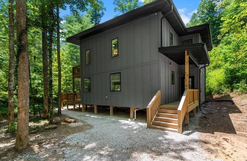 Campton Cabin | Nightfall Cabin - Creekside Getaway by Waterfall
