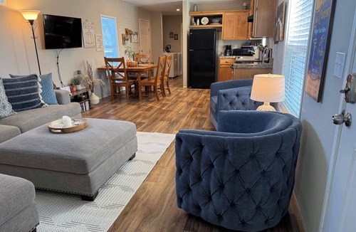 Forks House | NW Retreat, convenient 3 block walk to Main Street, Starlink, AC