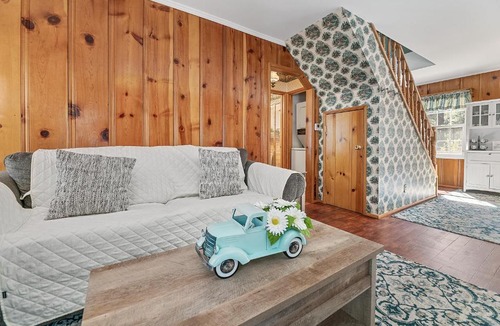 Big Bear Lake Ski Chalet | Oak Nesting