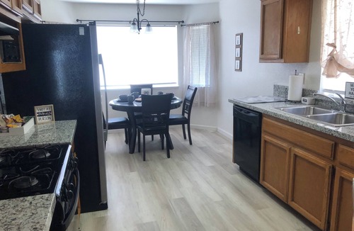 Pumpkin Center House | Oasis Charming 3-bedroom house in pleasant Bakersfield with WiFi, AC