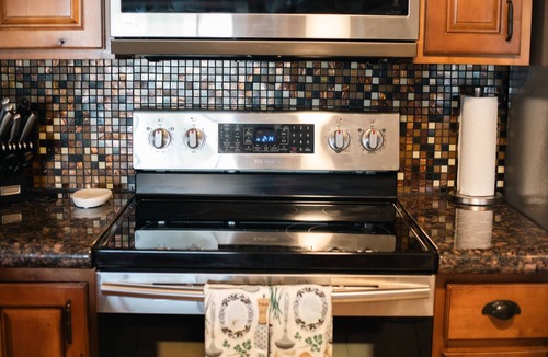 Havasu Foothill Estates House | Oasis Getaway 3-bedroom home in delightful Lake Havasu, pool, Backyard resort.