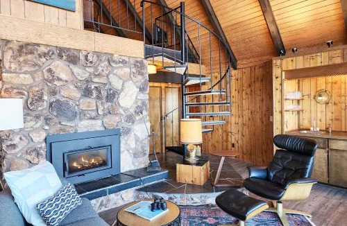 Florence House | Ocean Front A Frame with Spectacular Views! Dog Friendly! Fireplace!
