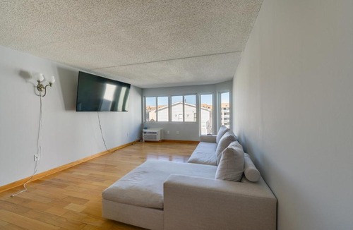 Southend Apartment | Oceanfront Brigantine Condo with Community Pool!