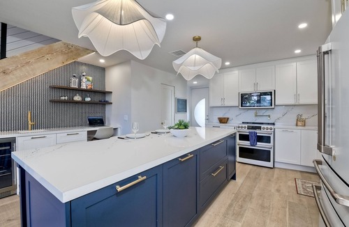 Encinitas Condo | Oceanfront | Luxury Remodel | Pool | Walk 2 Dining