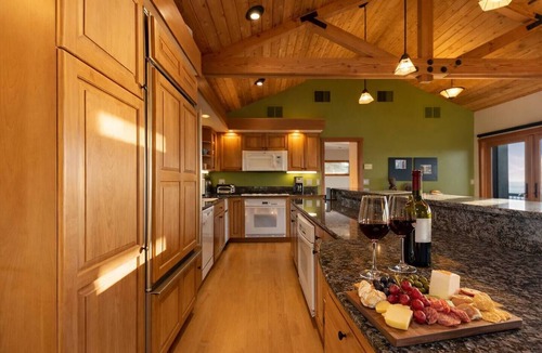 Philo House | oceanfront sanctuary michelin-adjacent & 180° view