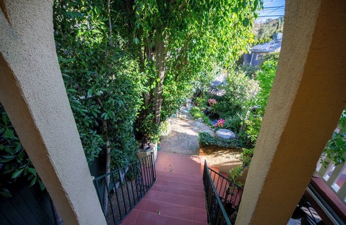 Beachwood Canyon House | Old Hollywood vibes in Beachwood Canyon