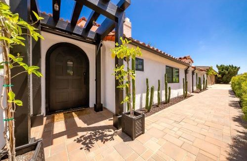 La Playa House | On The Beach Casa