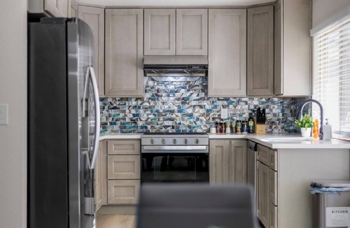 Spring Valley House | Optional Heated Pool/Spa BBQ Grill Pacman Arcade Foosball King Bed