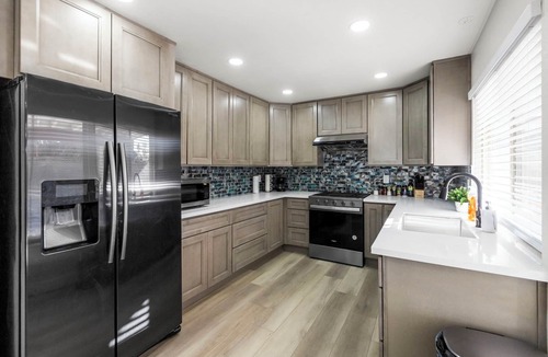 Spring Valley House | Optional Heated Pool/Spa BBQ Grill Pacman Arcade Foosball King Bed