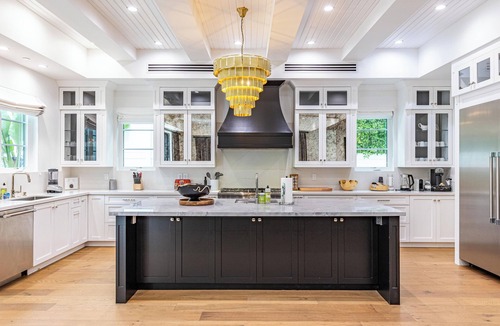 Tarzana House | Otis Ave - Modern Farmhouse Retreat w/Pool, Spa & Luxe Interiors