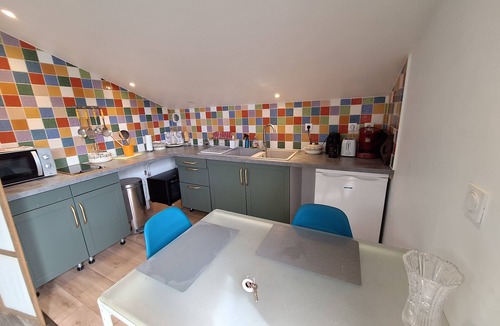 Seynod Apartment | otSelf-contained studio in house 3 km from Annecy town center,