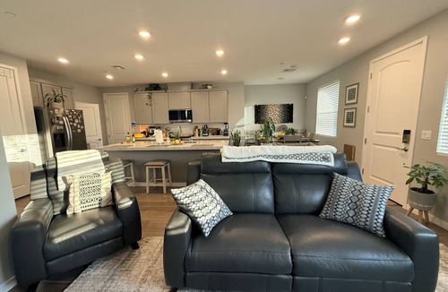 Las Vegas House | Owner-Occupied Home 2 Fully Furnished Bedrooms Las Vegas 30+ Day Rental Gym Pool