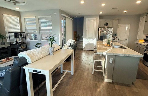 Las Vegas House | Owner-Occupied Home 2 Fully Furnished Bedrooms Las Vegas 30+ Day Rental Gym Pool