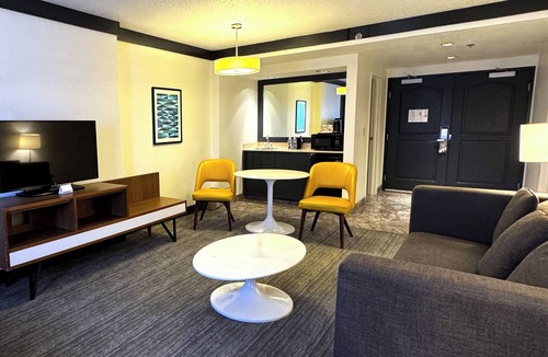Las Vegas Hotel | OYO Hotel and Casino Las Vegas