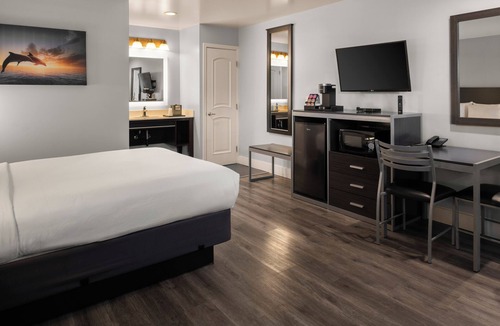 North Fremont Street Hotel | Pacific Inn