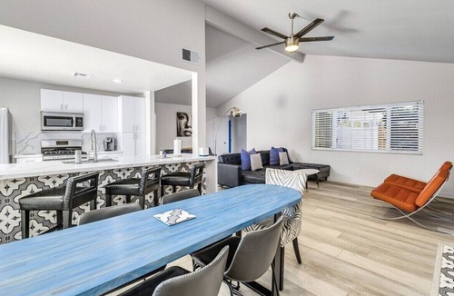 Racquet Club Estates House | Palm Springs Artistic Pool Home – Walled Mid-Century Retreat with Pool, Spa & Mountain Views