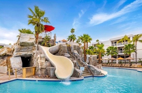 Canyon Corridor Villa | Palm Springs | Palm Springs Family Stay | Pool & Water Slide | 3BR Sleeps 10