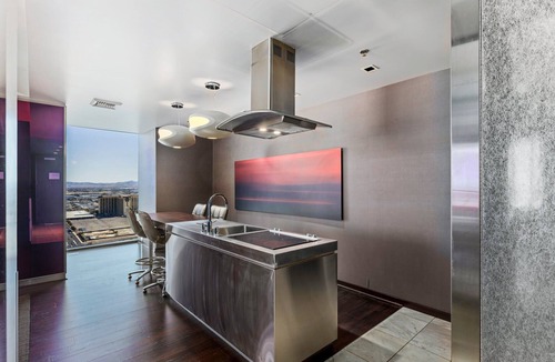 Las Vegas Apartment | Palms 1 BR Mountain View W/Balcony