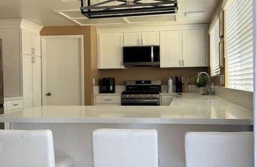 Spring Valley House | Paradise Retreat: 8 Beds, Pool Table, BBQ!