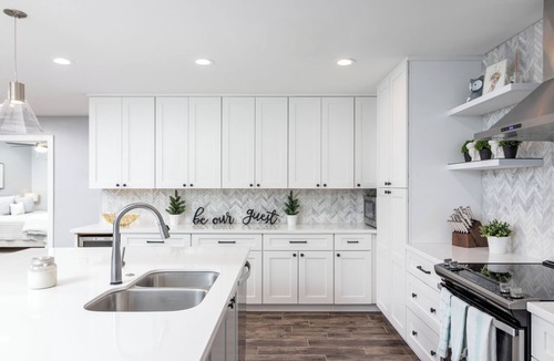 Arts District Apartment | PARSONS VILLAS - Grimaldi's Downtown Old Town Penthouse | Shopping, Night Life, Restaurants
