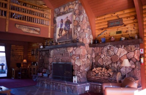 Kohls Ranch Cabin | Payson | Efficient Cabin Stay | Pool + Hot Tub