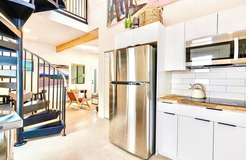 Civano House | Peaceful 1BR Tree-Lined Modern Hideaway