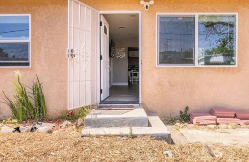 Oildale House | Peaceful 2-bedroom house with AC in Bakersfield