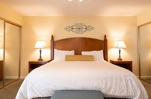 San Diego Country Estates Hotel | Peaceful Family Stay at Ramona | 2 Units | Full Kitchen & Balcony | Free Parking