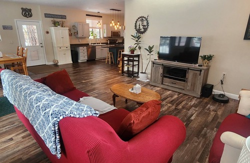 Williams House | Peaceful Place in the Pines! Come experience Williams/Grand Canyon & the West!