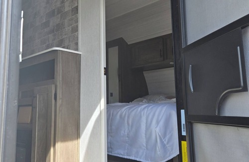 Beaumont House | Peaceful Private Trailer with AC in Beaumont. Short drive to Coachella