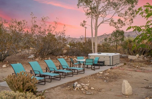 Morongo Valley House | Peaceful Ranch House on 10 Acres! Hot Tub/Mountain Views