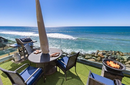 South Oceanside House | Pet Friendly Beachfront Retreat with a Spa P811-1