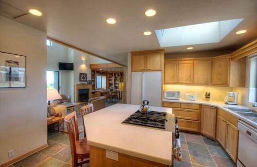 Sea Ranch House | Pet friendly home with enclosed patio and walking distance to bluff trail