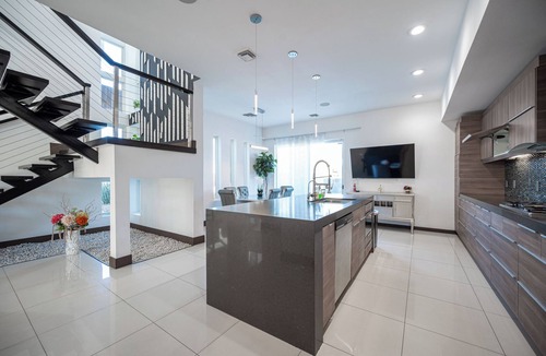 Spring Valley Villa | Phenomenal 6-bedroom villa with infinity pool in vibrant Las Vegas