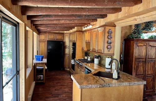 Alpine Cabin | Picturesque retreat inspired by Thomas Kinkade, set on 1.5 acres!