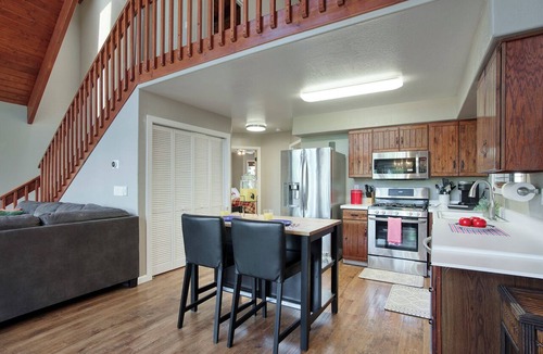 Munds Park Cabin | Pinecone Paradise Cozy cabin, outdoor activities, family fun!