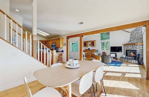 Arrowhead Villas House | Pinetree Palace | Mountain Retreat | Games | Treetop Views | Sleeps 6