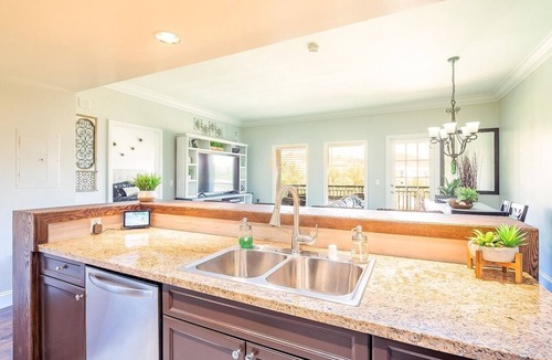 Lake Las Vegas Condo | Plush 2-Bed 2-Bath Condo Suite with Amazing Views!
