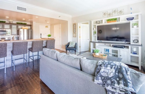Lake Las Vegas Condo | Plush 2-Bed 2-Bath Condo Suite with Amazing Views!