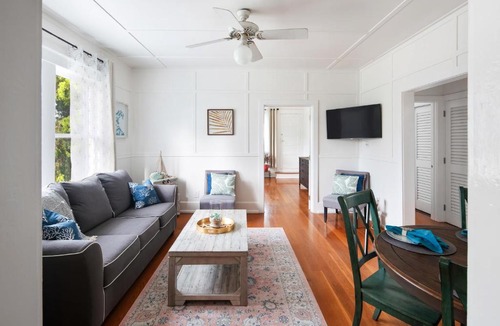 Uptown - Upper Duval House | Point Break Suites