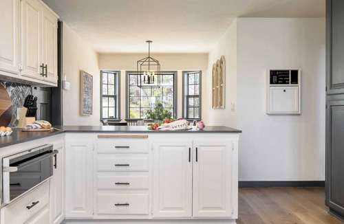 Lake Arrowhead Cottage | Pollock by Avantstay Stunning Views w/Movie Room, Game Room & Large Balcony