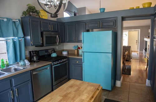 Spring Valley House | Pool house Close to the strip 3bedroom pool bungalow